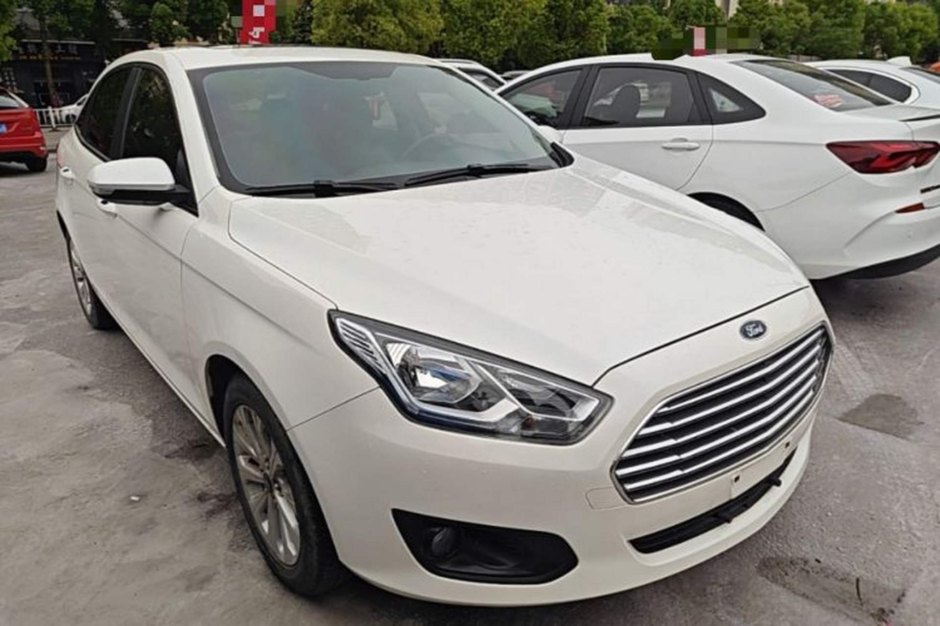 Used Ford Escort 2017 Happiness Edition 1.5L Automatic Fashion Version Front Right 45 Deg