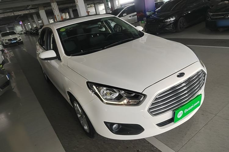 Used Ford Escort 2017 Happiness Edition 1.5L Automatic Fashion Version Front Right 45 Deg