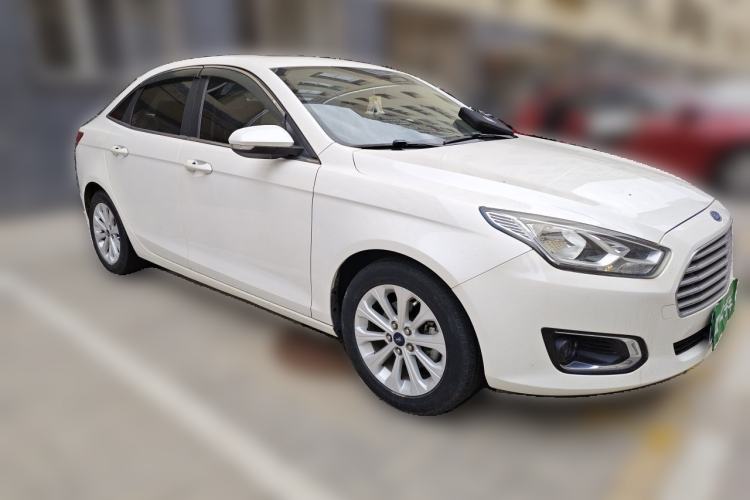 Used Ford Escort 2017 Happiness Edition 1.5L Automatic Fashion Version Front Right 45 Deg