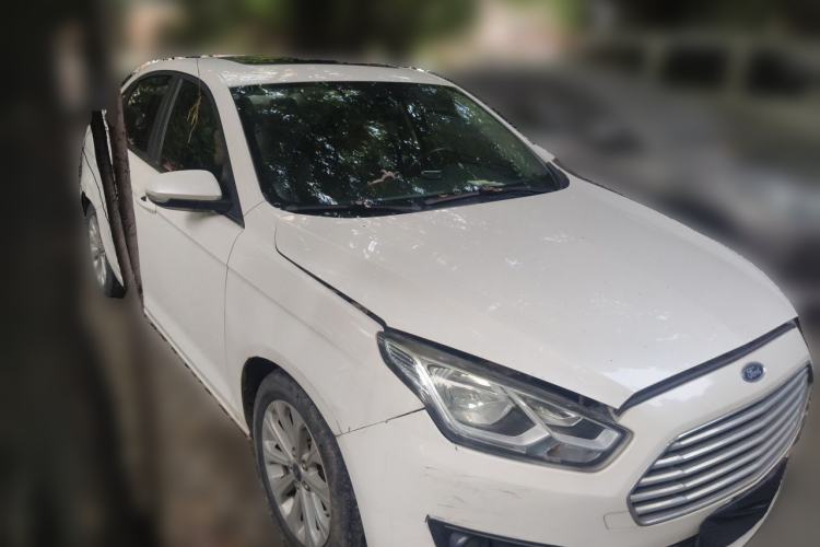 Used Ford Escort 2017 Happiness Edition 1.5L Automatic Fashion Version Front Right 45 Deg