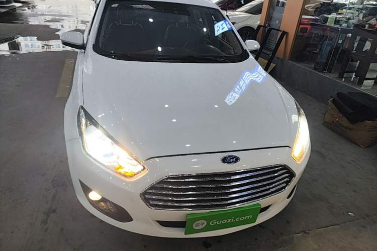 Used Ford Escort 2017 Happiness Edition 1.5L Automatic Fashion Version Front