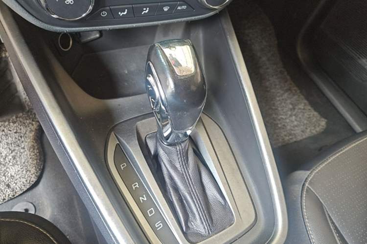 Used Ford Escort 2017 Happiness Edition 1.5L Automatic Fashion Version Gear Lever