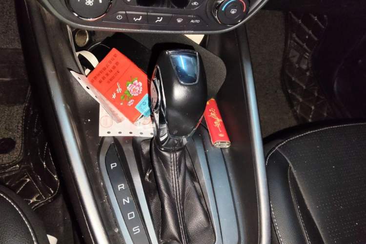 Used Ford Escort 2017 Happiness Edition 1.5L Automatic Fashion Version Gear Lever