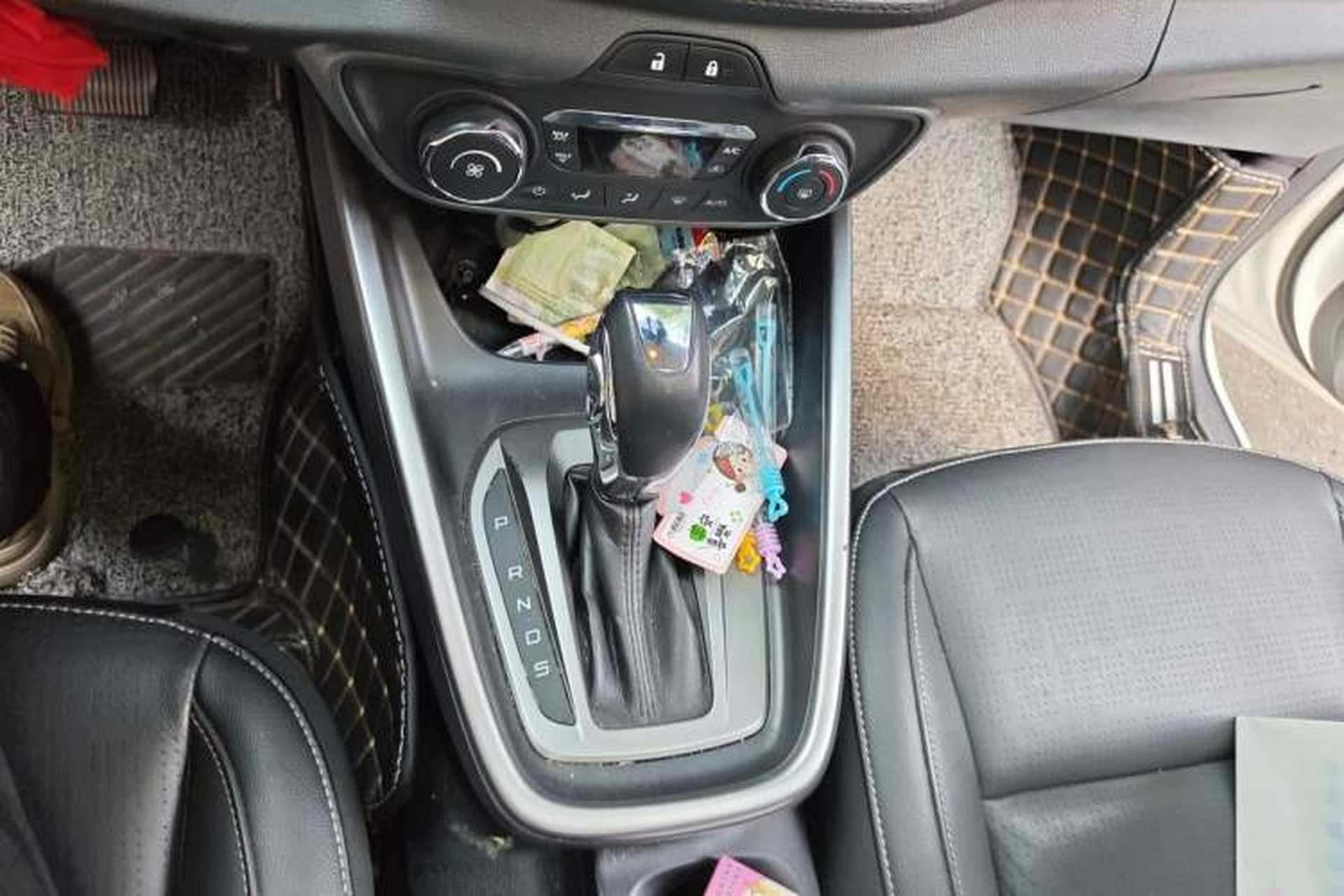 Used Ford Escort 2017 Happiness Edition 1.5L Automatic Fashion Version Gear Lever