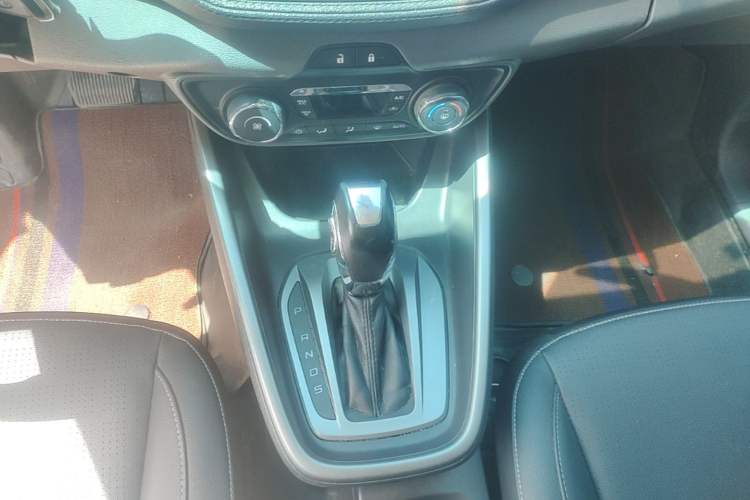 Used Ford Escort 2017 Happiness Edition 1.5L Automatic Fashion Version Gear Lever