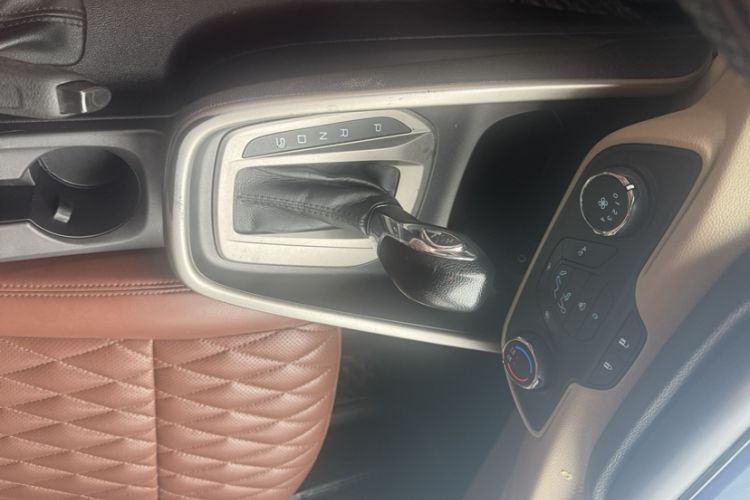 Used Ford Escort 2017 Revised Version 1.5L Automatic Comfort Edition Gear Lever