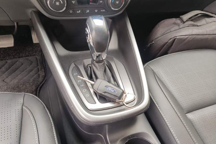 Used Ford Escort 2017 Happiness Edition 1.5L Automatic Fashion Version Gear Lever