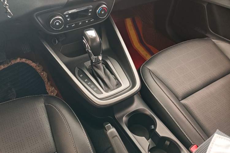 Used Ford Escort 2017 Happiness Edition 1.5L Automatic Fashion Version Gear Lever