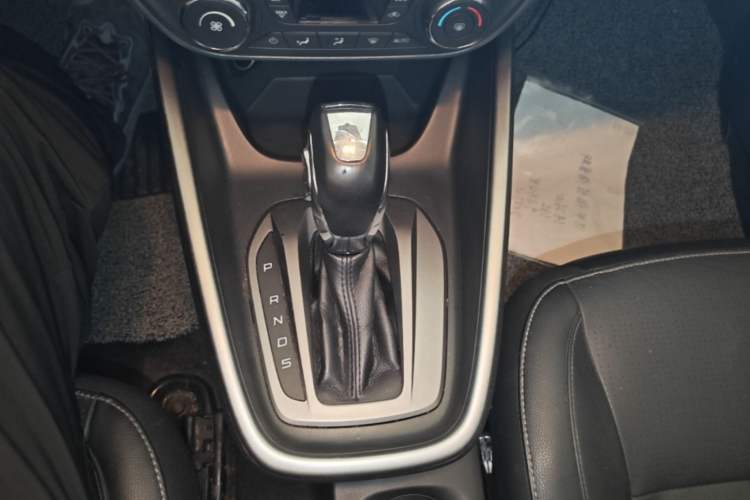 Used Ford Escort 2017 Happiness Edition 1.5L Automatic Fashion Version Gear Lever