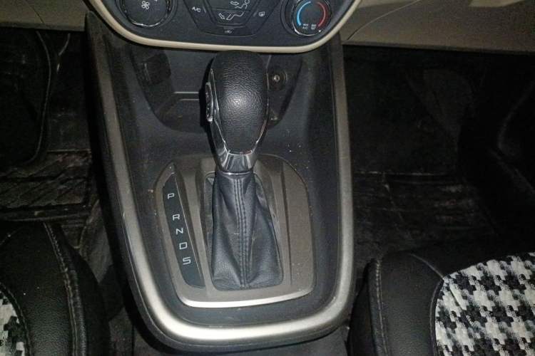 Used Ford Escort 2017 Revised Version 1.5L Automatic Comfort Edition Gear Lever