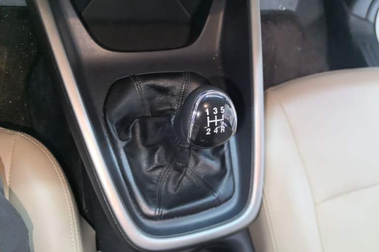 Used Ford Escort 2017 1.5L Manual Comfort Model Gear Lever