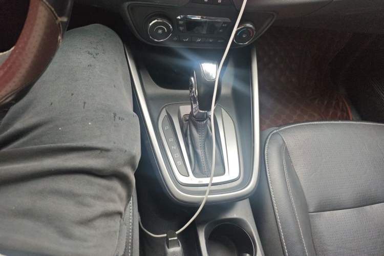 Used Ford Escort 2017 Happiness Edition 1.5L Automatic Fashion Version Gear Lever