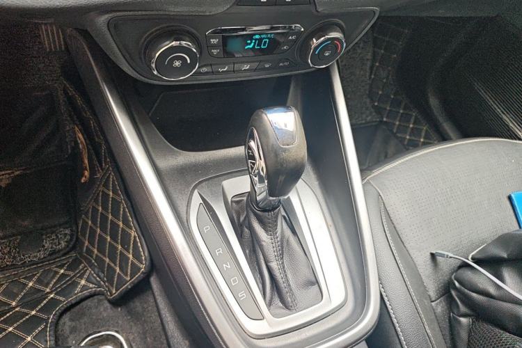 Used Ford Escort 2017 Happiness Edition 1.5L Automatic Fashion Version Gear Lever