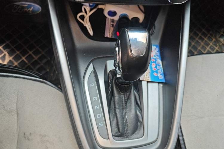 Used Ford Escort 2017 Happiness Edition 1.5L Automatic Fashion Version Gear Lever