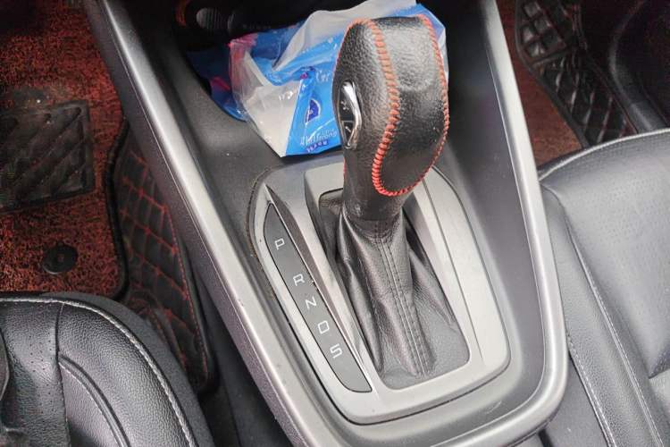 Used Ford Escort 2017 Happiness Edition 1.5L Automatic Fashion Version Gear Lever