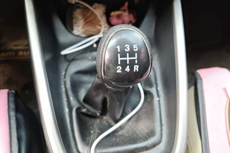Used Ford Escort 2017 1.5L Manual Comfort Model Gear Lever