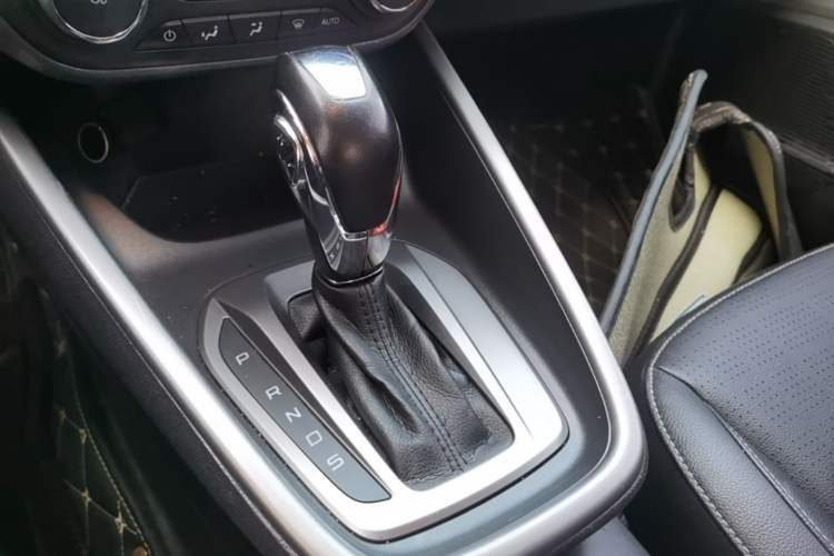 Used Ford Escort 2017 Happiness Edition 1.5L Automatic Fashion Version Gear Lever