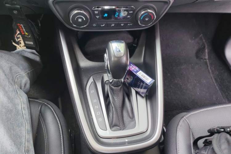 Used Ford Escort 2017 Happiness Edition 1.5L Automatic Fashion Version Gear Lever