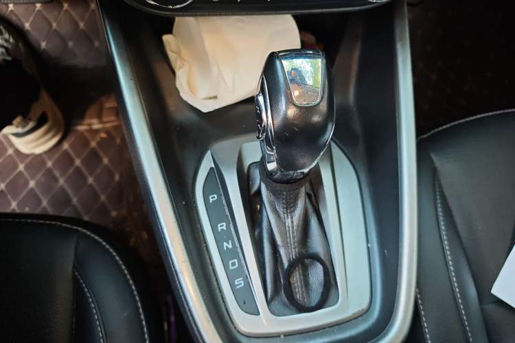 Used Ford Escort 2017 Happiness Edition 1.5L Automatic Fashion Version Gear Lever
