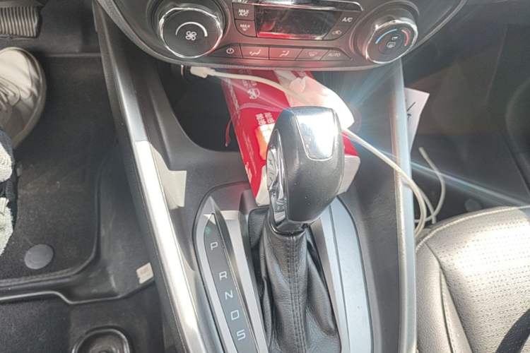 Used Ford Escort 2017 Happiness Edition 1.5L Automatic Fashion Version Gear Lever