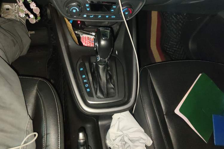 Used Ford Escort 2017 Happiness Edition 1.5L Automatic Fashion Version Gear Lever