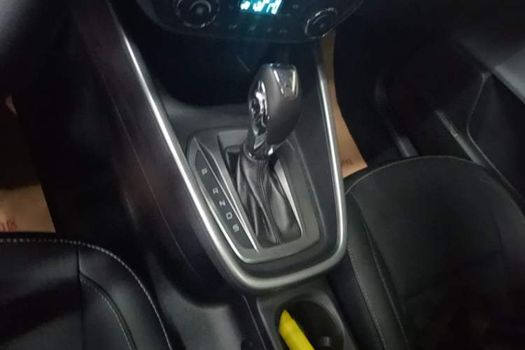 Used Ford Escort 2017 Happiness Edition 1.5L Automatic Fashion Version Gear Lever
