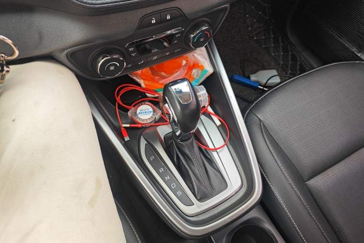 Used Ford Escort 2017 Happiness Edition 1.5L Automatic Fashion Version Gear Lever