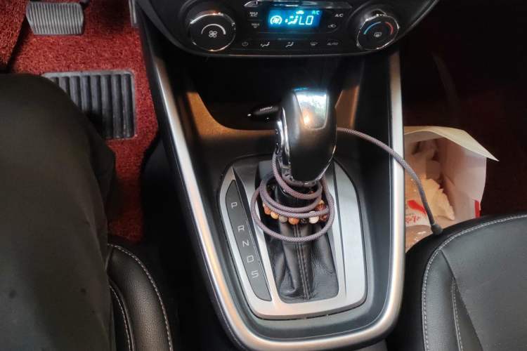Used Ford Escort 2017 Happiness Edition 1.5L Automatic Fashion Version Gear Lever
