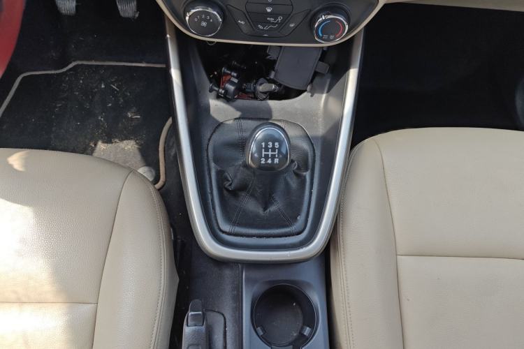 Used Ford Escort 2017 1.5L Manual Comfort Model Gear Lever