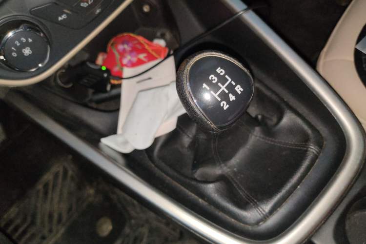 Used Ford Escort 2017 1.5L Manual Comfort Model Gear Lever