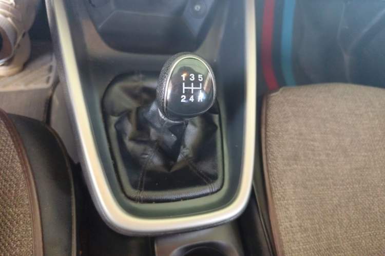 Used Ford Escort 2017 1.5L Manual Comfort Model Gear Lever