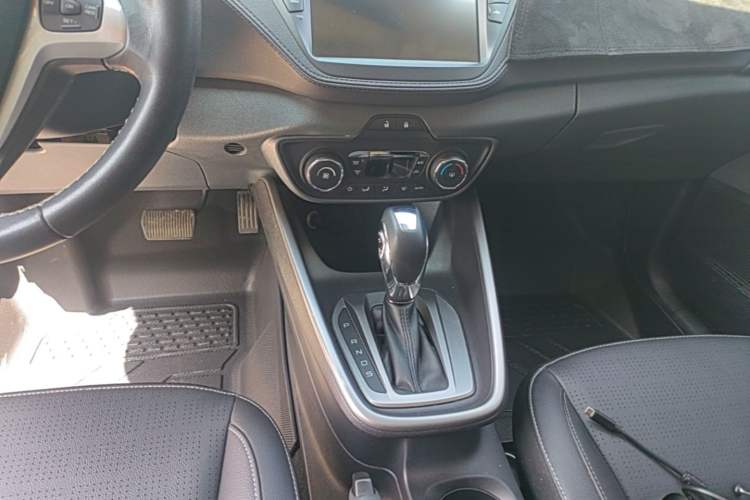 Used Ford Escort 2017 Happiness Edition 1.5L Automatic Fashion Version Gear Lever