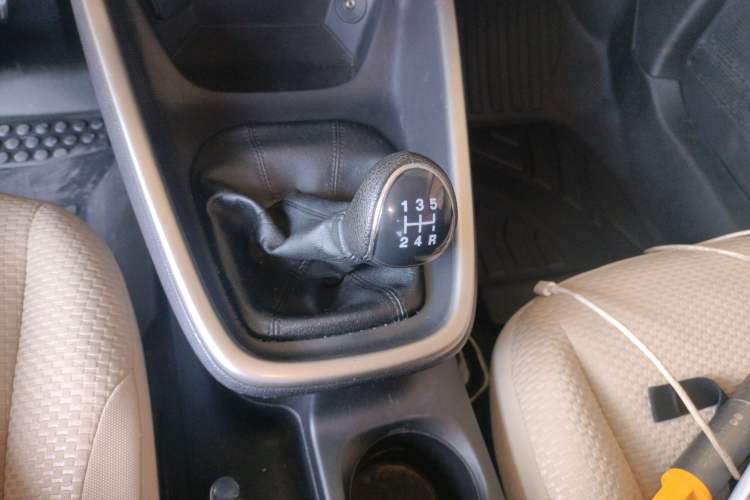 Used Ford Escort 2017 Revised Version 1.5L Manual Comfort Edition Gear Lever