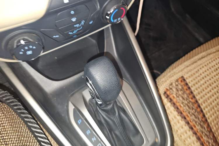 Used Ford Escort 2017 Revised Version 1.5L Automatic Comfort Edition Gear Lever