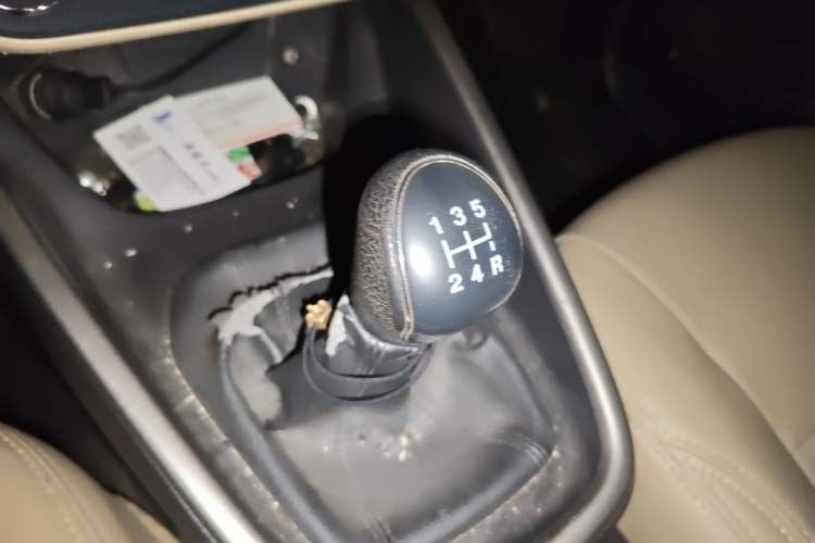 Used Ford Escort 2017 1.5L Manual Comfort Model Gear Lever