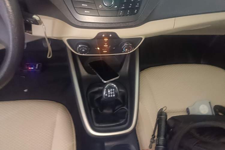 Used Ford Escort 2017 Revised Version 1.5L Manual Comfort Edition Gear Lever