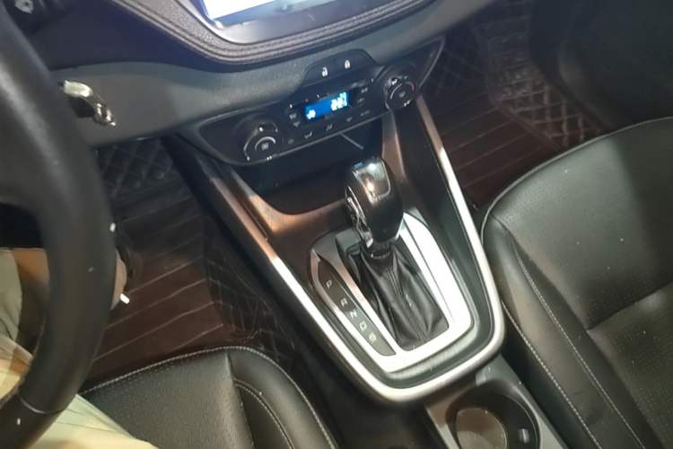 Used Ford Escort 2017 Happiness Edition 1.5L Automatic Fashion Version Gear Lever