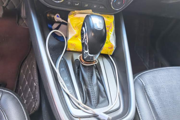 Used Ford Escort 2017 Happiness Edition 1.5L Automatic Fashion Version Gear Lever