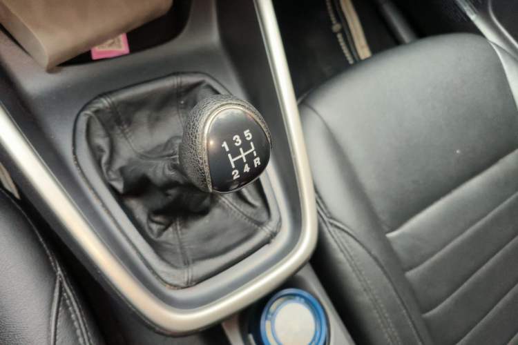 Used Ford Escort 2017 1.5L Manual Comfort Model Gear Lever