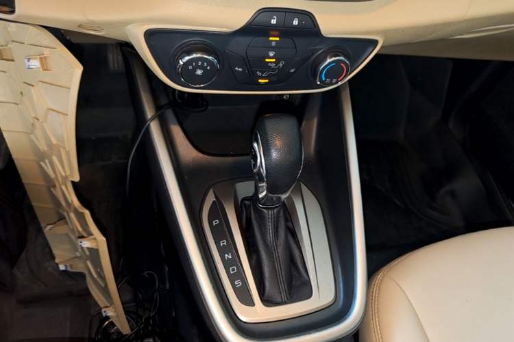 Used Ford Escort 2017 1.5L Automatic Comfort Model Gear Lever