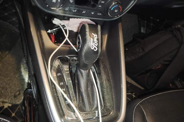 Used Ford Escort 2017 Happiness Edition 1.5L Automatic Fashion Version Gear Lever