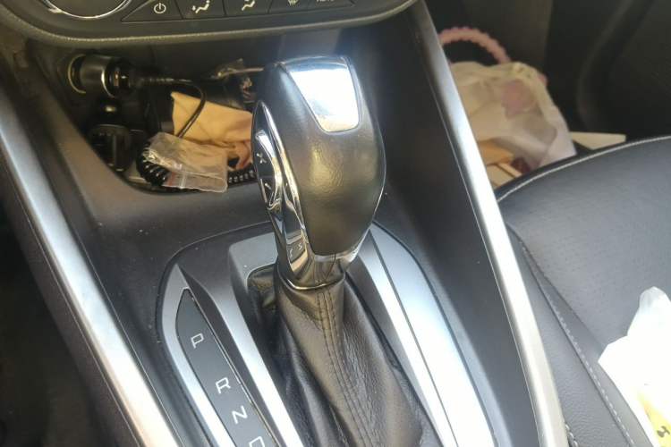 Used Ford Escort 2017 Happiness Edition 1.5L Automatic Fashion Version Gear Lever