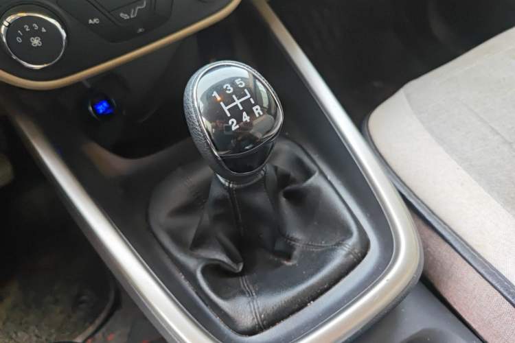 Used Ford Escort 2017 Revised Version 1.5L Manual Comfort Edition Gear Lever