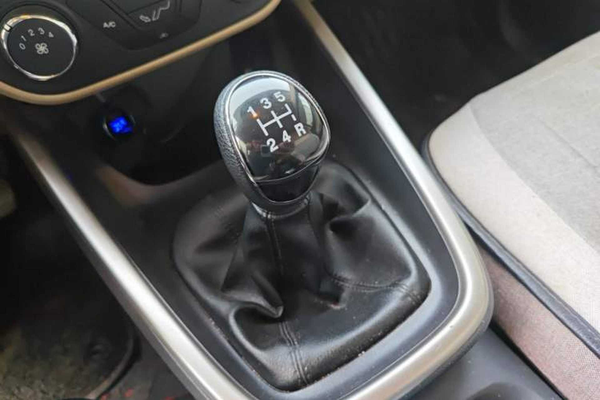 Used Ford Escort 2017 Revised Version 1.5L Manual Comfort Edition Gear Lever