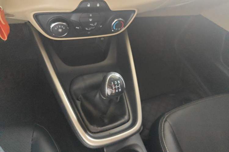 Used Ford Escort 2017 Revised Version 1.5L Manual Comfort Edition Gear Lever