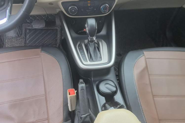 Used Ford Escort 2017 Revised Version 1.5L Automatic Comfort Edition Gear Lever