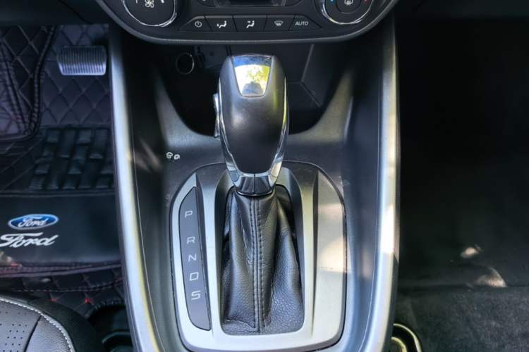 Used Ford Escort 2017 Happiness Edition 1.5L Automatic Fashion Version Gear Lever