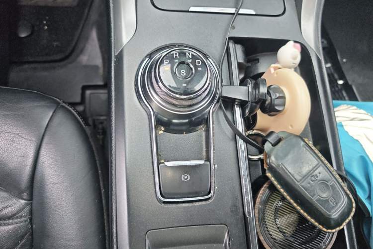 Used Ford Escort 2017 EcoBoost 180 Stylish Model Gear Lever