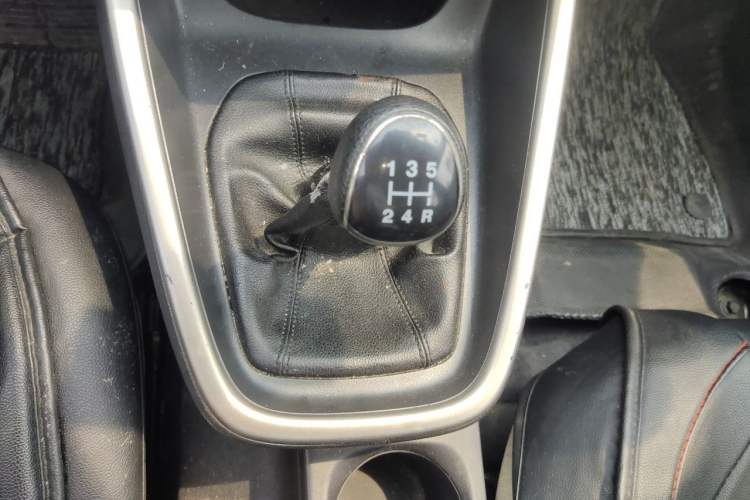 Used Ford Escort 2017 1.5L Manual Comfort Model Gear Lever