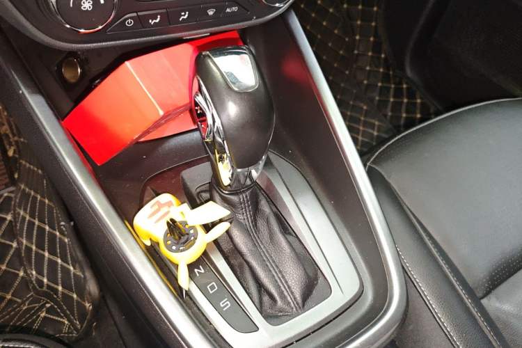 Used Ford Escort 2017 Happiness Edition 1.5L Automatic Fashion Version Gear Lever
